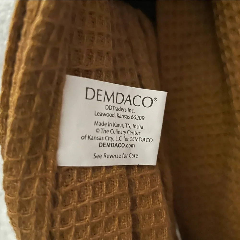 Demdaco stylish kitchen